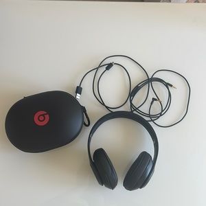 Wireless Beats by Dr. Dre Headphones